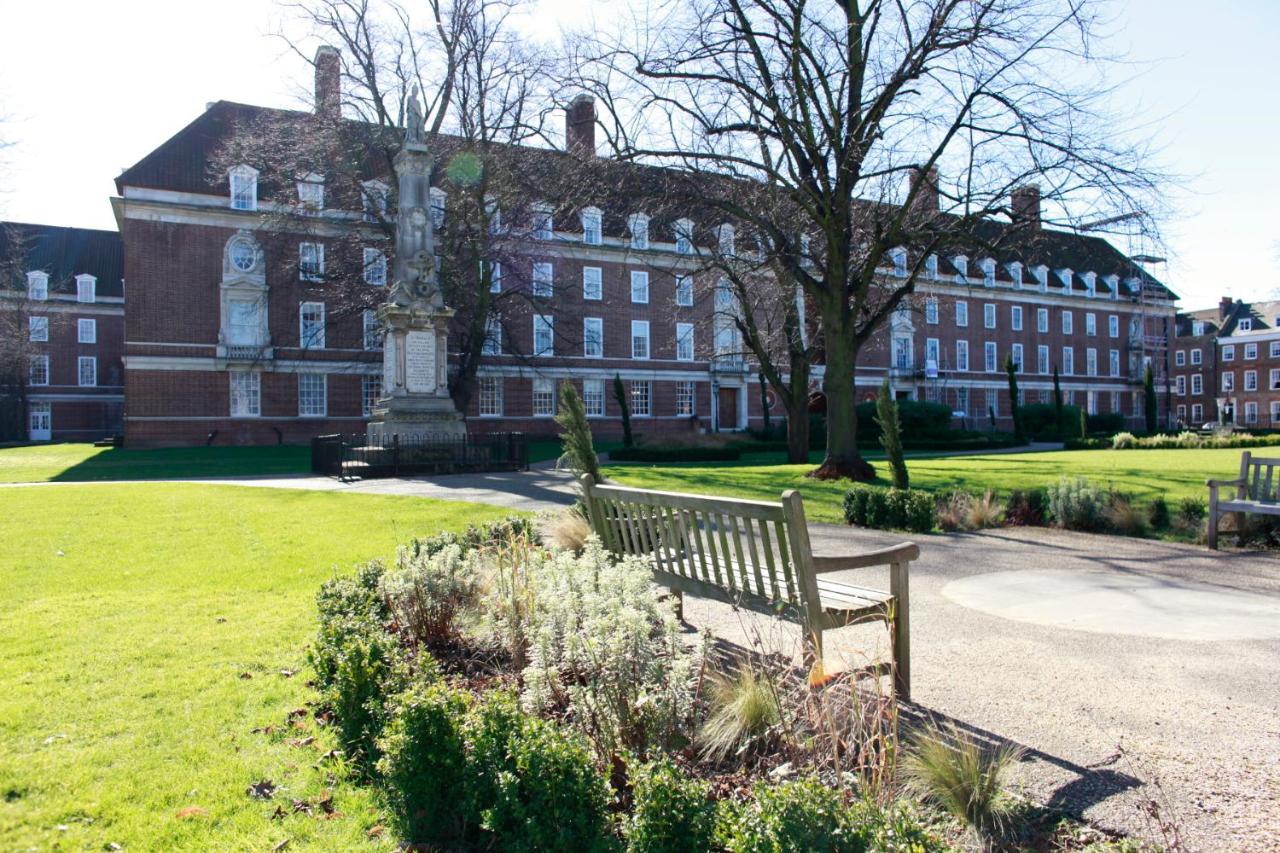 De Vere Devonport House London Exterior photo